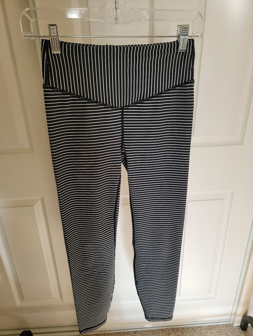 Gap Fit Black & White Striped High-Waist Cropped Leggings XS